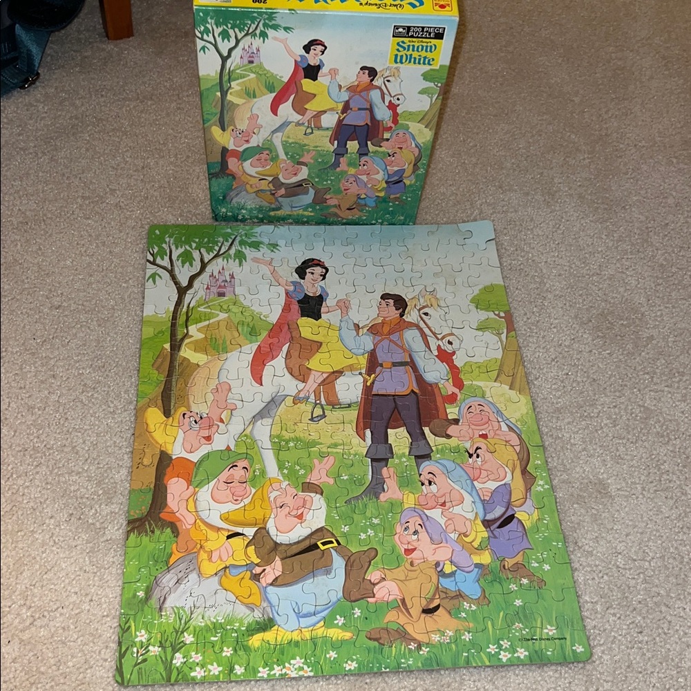Vintage Disney Snow White 200 Piece Puzzle